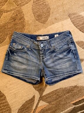 BKE Sabrina low-rise stretch denim shorts 25 Y2K